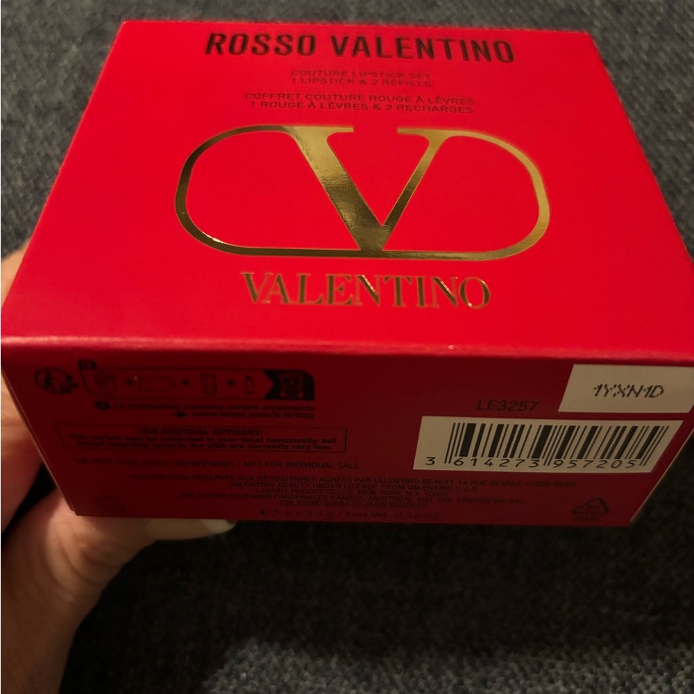 Valentino Couture 3-Piece Full Size Lipstick Set in Hard Mirror Case BNIB - Picture 12 of 15